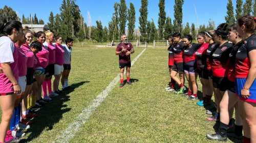 Histórico encuentro entre Las Caciques y Las Martinas, el equipo de rugby del Penal