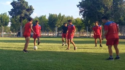 Fútbol local: Peñarol culminó su primera semana de prácticas y ahora afrontará la parte más exigente